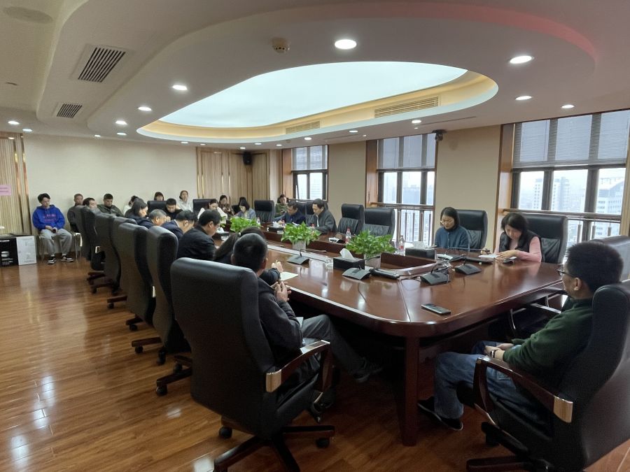 公司黨委委員、副總裁趙茂文赴貨運公司宣講.jpg